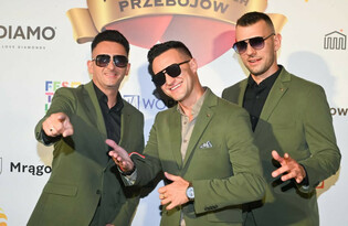 Gwiazdy disco polo Playboys na scenie i poza nią – zobacz dzień pełen koncertowych wyzwań | VIDEO