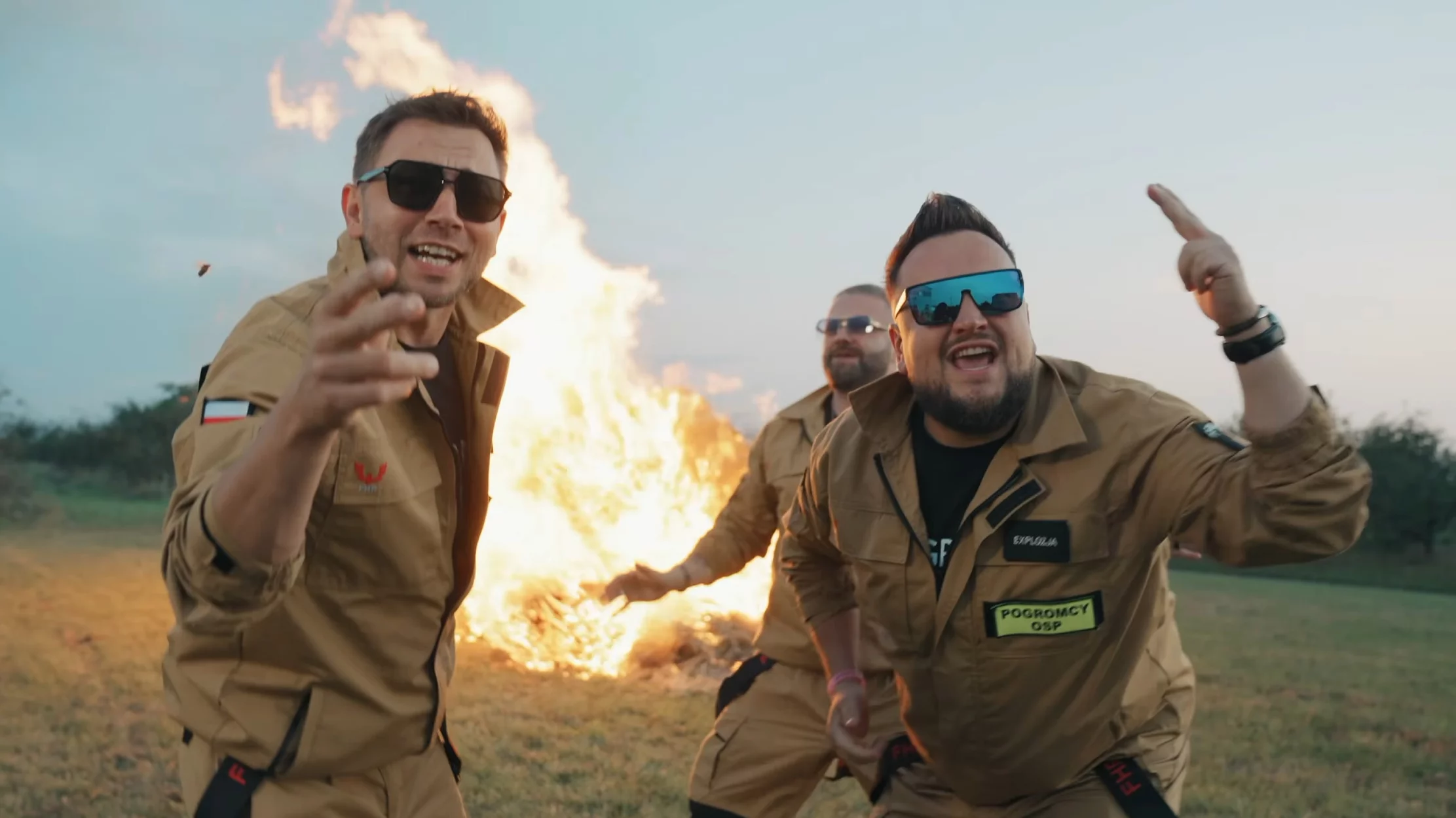 Pogromcy OSP wskrzesili viral z panią Jadwigą. „Styrta się pali" właśnie trafiła do sieci