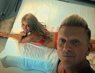 Półnaga modelka! Wyjątkowe sceny! Nowość do zespołu DBomb!