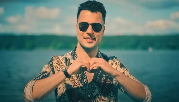 Polski Cristiano Ronaldo kradnie serca fanów disco polo! Gorąca premiera pt. "Złodziejka serca" dostępna!