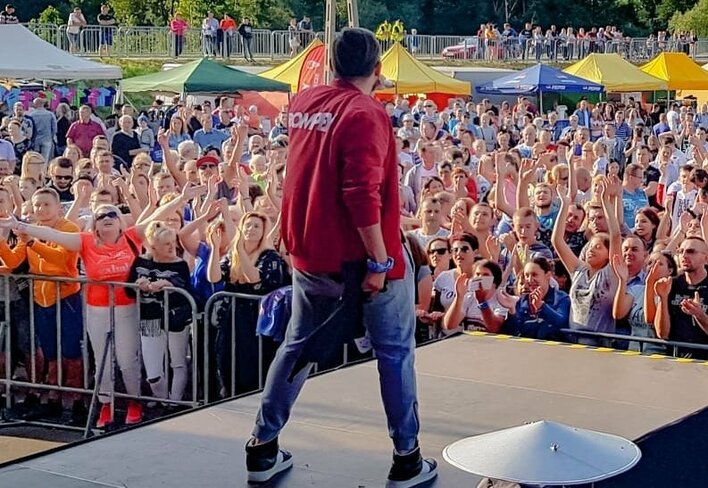 Polskie gwiazdy disco polo zachwyciły za granicą! Publika na Słowacji oszalała!