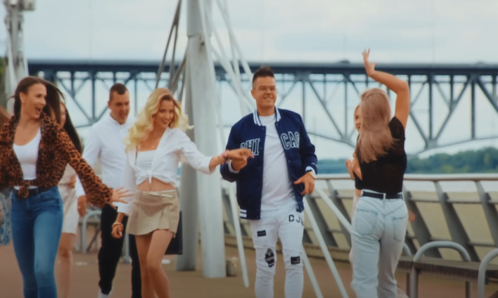 Ponad 120 tysięcy wyświetleń dla Massive i singla „Pierwszy raz” w kilka dni