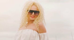 Ponętna wokalistka disco polo z niezwykłą nowością!