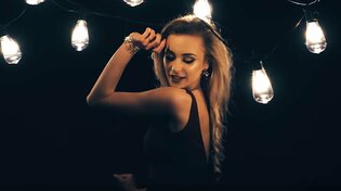 Ponętne kobiety i mocna klubowa premiera disco polo! Crump zaskoczył!