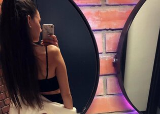 Dwuznaczny materiał i nagie ciało?! Kamera nagrała wokalistkę disco polo! Tak pikantnie jeszcze nie było! 