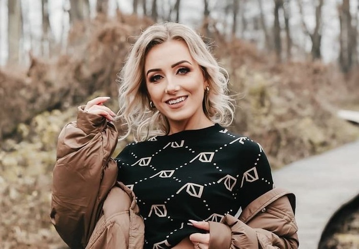 Popularna wokalistka disco polo zszokowała wszystkich stylizacją! To co ma na głowie wzbudza największe zainteresowanie!
