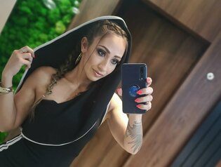 Popularna wokalistka disco polo w towarzystwie córki! Co za podobieństwo!