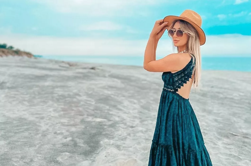 Znana wokalistka disco polo - Camasutra szokuje kadrami z Jastarni! Tak gwiazda promuje swój NOWY KLIP! 