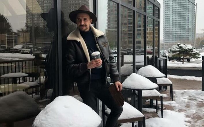 Popularny wokalista disco polo miał groźny wypadek! Kierowca nie zatrzymał się na czerwonym świetle!