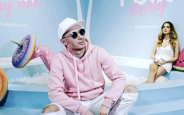 Popularny wokalista disco polo odsłonił karty! Muzyk zaprezentował zwiastun nowej produkcji! Zapowiada się hit?! 