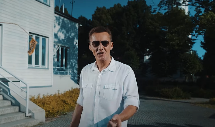 Popularny wokalista disco polo zdradza kulisy swojej nowej produkcji! Zapowiada się muzyczny sztos?! 