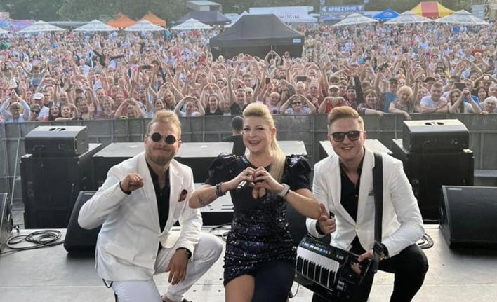 Ogień na scenie?! Magda Narożna z zespołem Piękni i Młodzi dała nieziemski koncert w Bielawie!