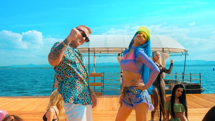 Potężny sukces Piękni i Młodzi Dawida Narożnego i Agbe: „Ona działa na mnie jak„ wstrząsnęła branżą muzyczną! Konkurencja daleko w tyle!