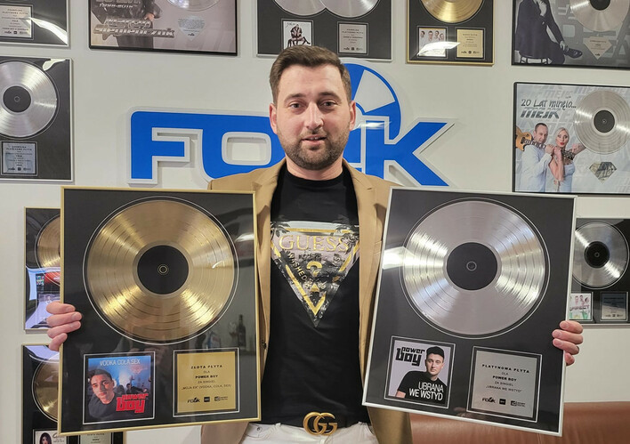 Power Boy otrzymuje Złotą i Platynową płytę za „Moja ex„ i „Ubraną we wstyd„!

