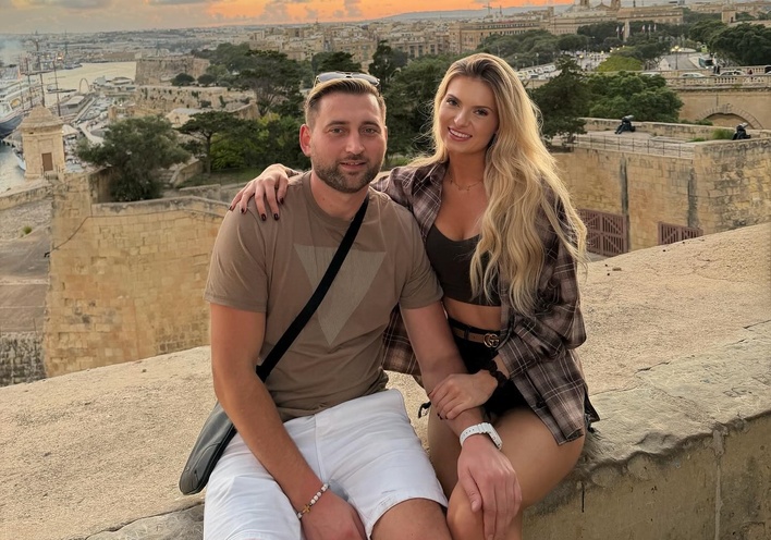 Power Boy z partnerką Anitą na Malcie. Gwiazdor disco polo spędził romantyczny urlop za granicą