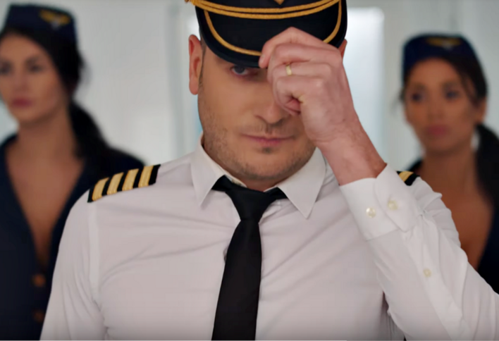 Power Play na pokładzie samolotu?! Zobaczcie wyjątkową premierę pt. "Ja na Ciebie lecę" | VIDEO