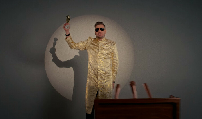 Power Play prezentuje nowość: „Bestia„ - taneczny hit w klimacie lat 90!

