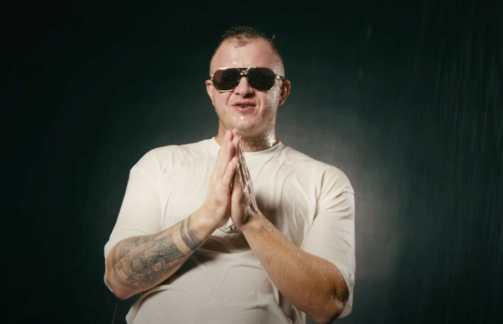 „Pozytywka„ Dawida Narożnego - Nowy hit, który oczarował świat muzyki

