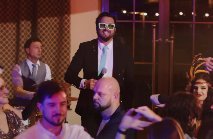 Premiera: Andre zachwyca nowym hitem „Twoje Fotografie”! Czy to nowy klasyk disco polo?