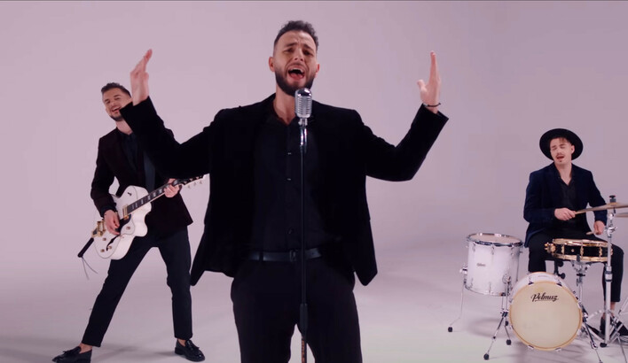 Premiera: „Czerwone Róże„ w nowej odsłonie! Za nową wersję odpowiada znany producent!