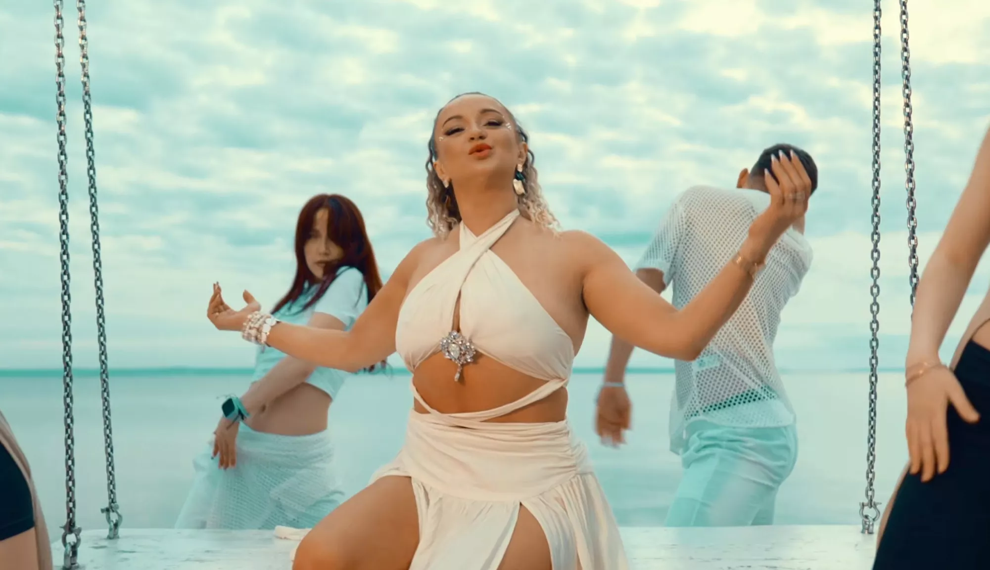 Premiera „Dotknij Mnie" od Zakochanej w Życiu. Mariola Kowalik prezentuje nowy singiel i klip