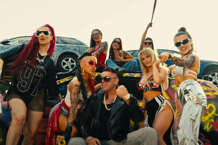 Premiera: Extazy zaskakuje nowością! ”Przez nią” to taneczna petarda z teledyskiem jakiego jeszcze nie było