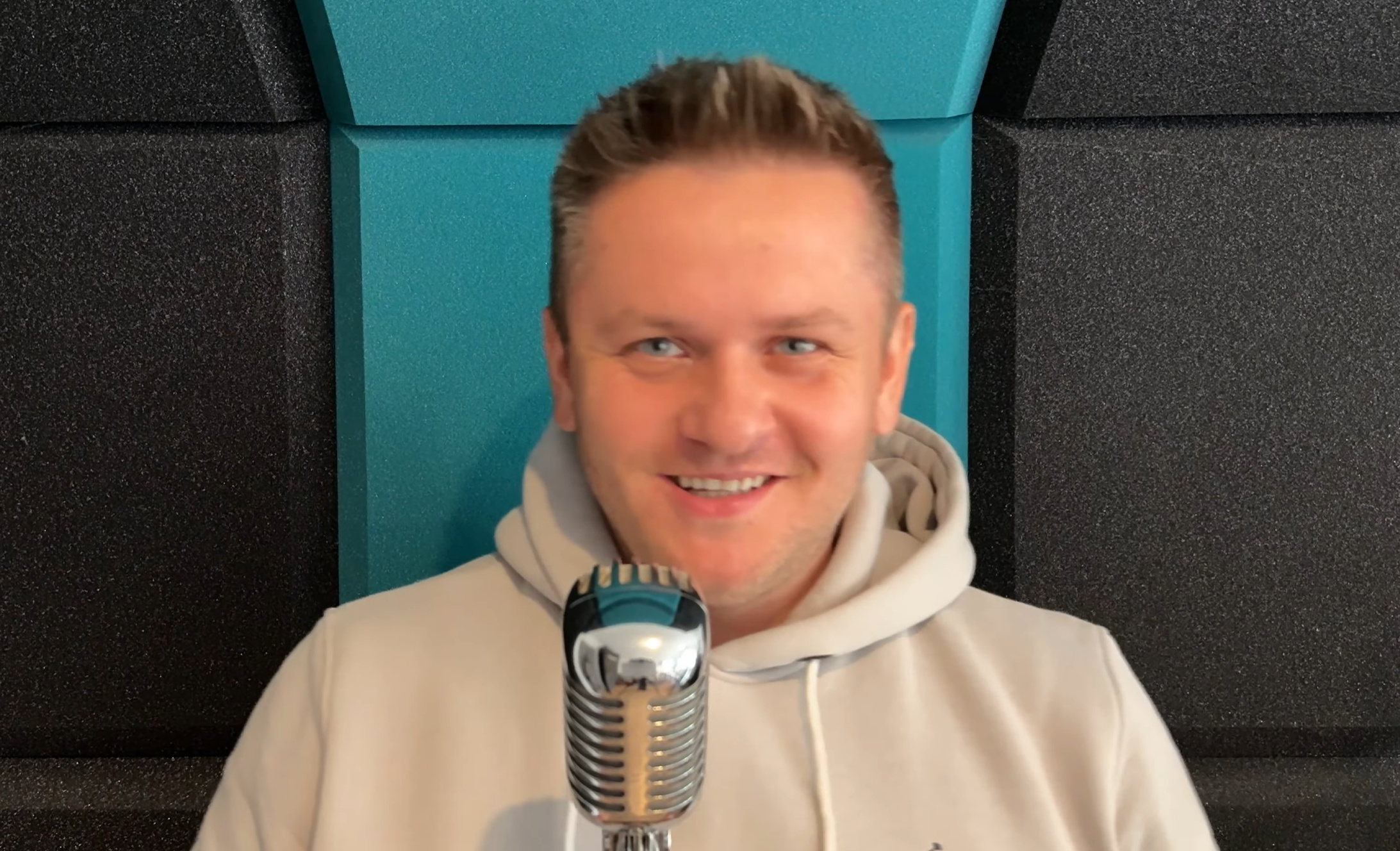 Premiera „Gwiazdka” od Arka Kopaczewskiego. Utwór zespołu Boys wraca w nowej odsłonie