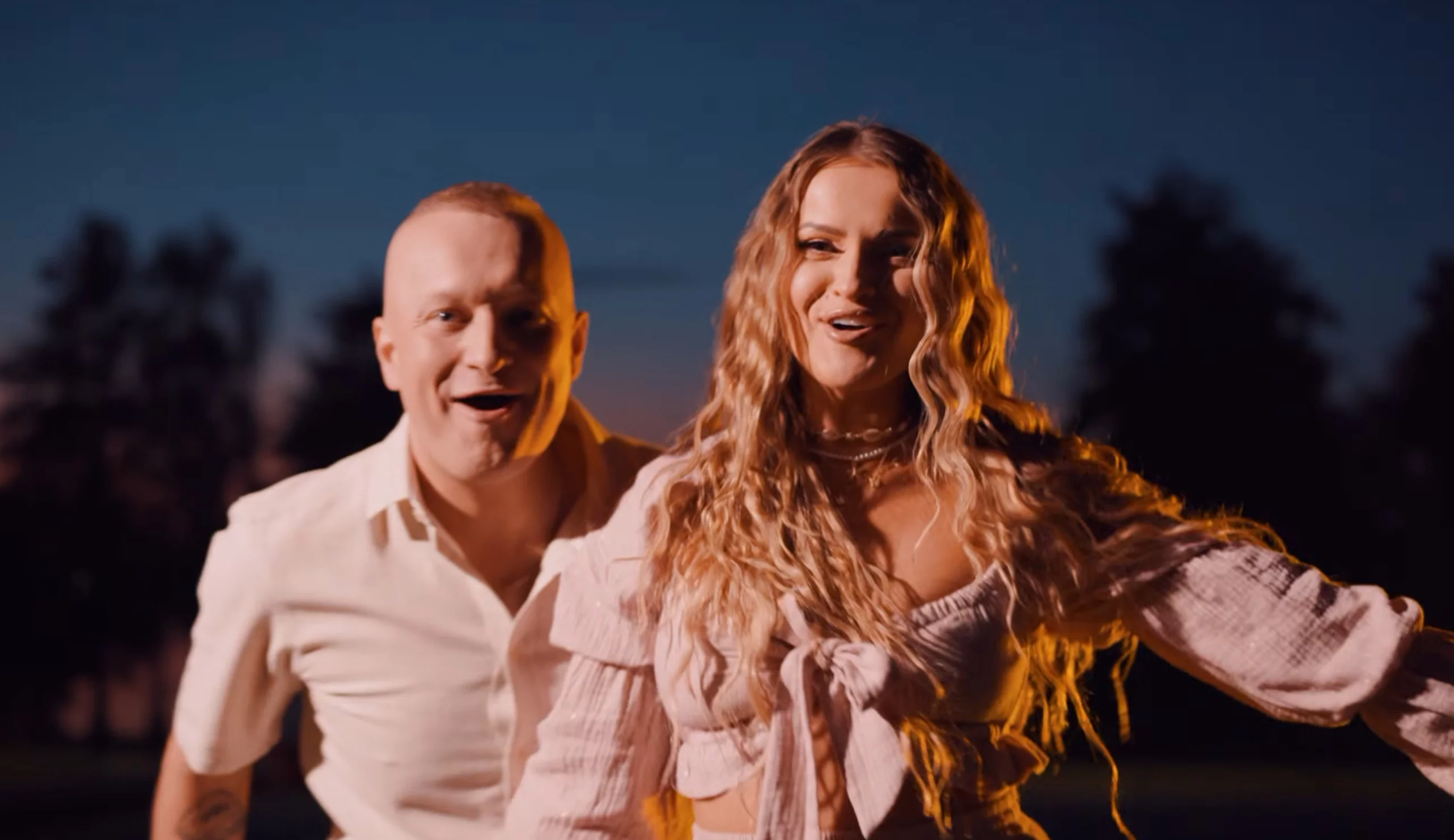 Premiera „Nasze holiday" Alexa & Fonzy. Duet z Disco Star z nowością