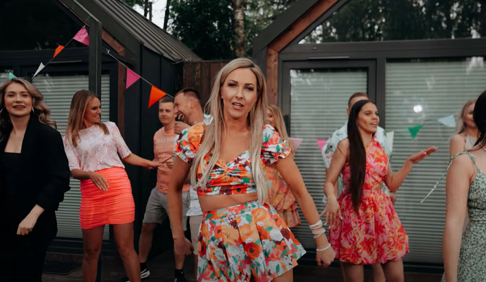 Premiera: Nowa piosenka Kasi Malżyckiej ”Twój czas” z poruszającym klipem i wyjątkowym gościem