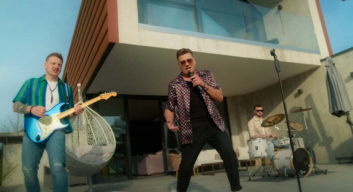 Premiera: Teledysk do ”Daj Buziaka” po latach! Power Play przypomina o wielkim przebojowym hicie