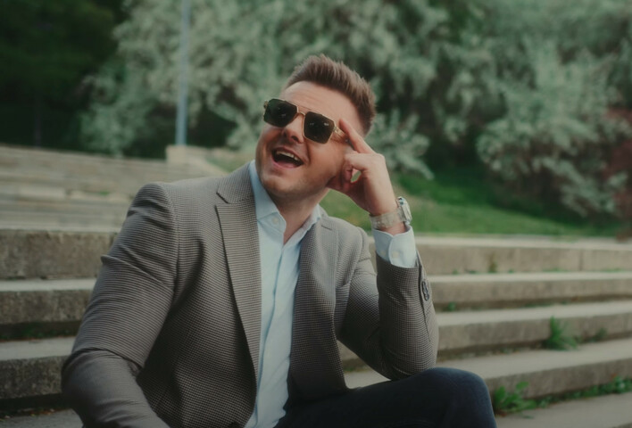 Premiera. Wielki powrót klimatu lat 90. w disco polo! Golden Eye zachwyca nowym utworem ”Wczoraj mi się śniłaś”