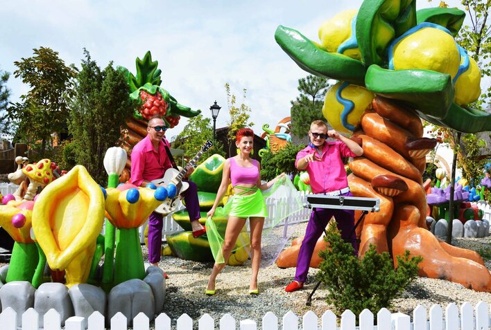 Prosto z planu teledysku! Red Queen mają nowość!