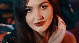 Prowokacja w disco polo?! Popularny wokalista zaskoczył fanów wyjątkową produkcją! 