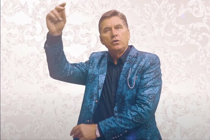 Prywatne nagrania ze ślubu syna Sławomira Świeżyńskiego w najnowszym teledysku grupy Bayer Full! Musisz to zobaczyć!