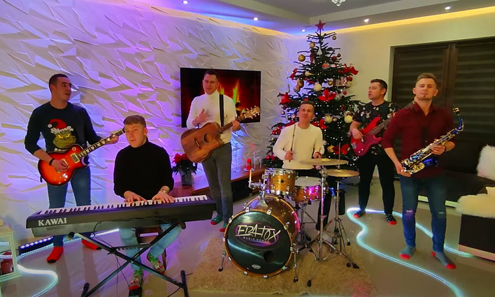 Przemek Budka – Eratox nagrał hymn tegorocznych świąt?! Wzruszające nagranie poruszyło fanów disco polo! 