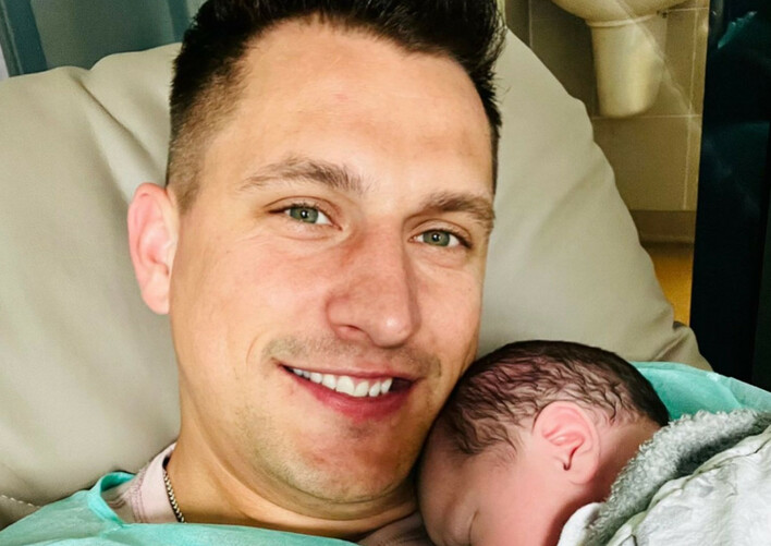 Wokalista disco polo został ojcem po raz trzeci! Gratulacje dla Przemka Eratox! Poznajcie małego Oskara. 