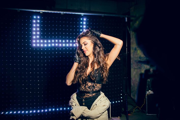 Wokalistka disco polo wygląda jak milion dolarów! Przepiękna Angelika Żmijewska z Top Girls zachwyciła w sieci! 