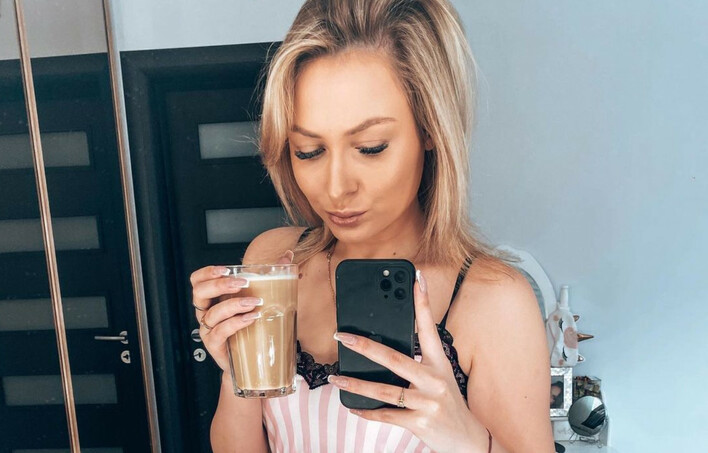 Przepiękna gwiazda disco polo w samym ręczniku! Paula Enjoy rozbudza zmysły [FOTO]