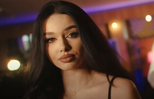 Przepiękna kobieta zagwarantowała sukces gwiazdorowi disco polo? Milion na koncie Albika!