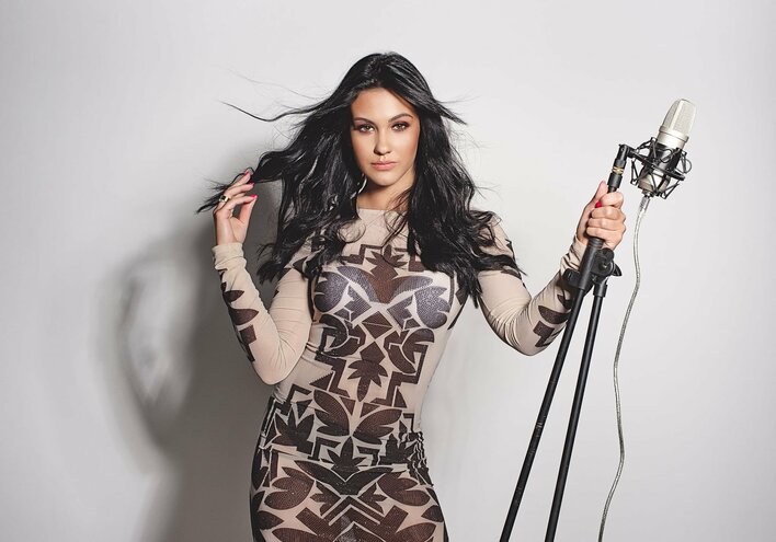 Tajemnicza gwiazda popularnych produkcji podbije branżę disco polo?! Nieoczekiwany zwrot akcji?!