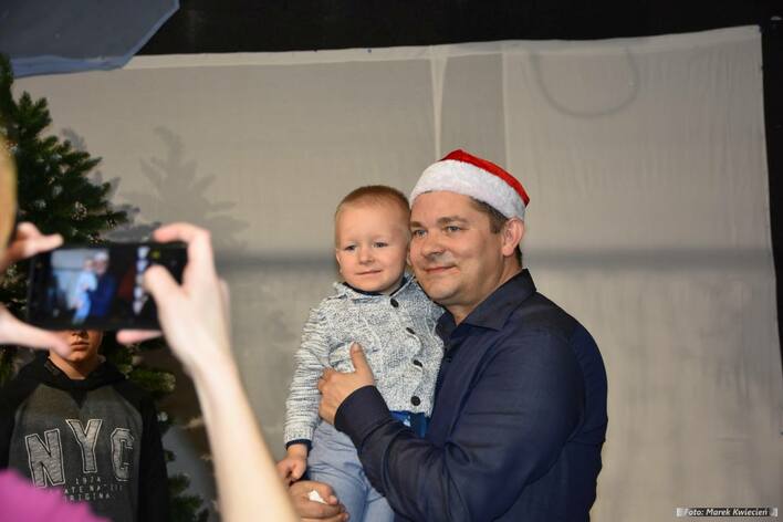 Przepiękna, świąteczna propozycja od Zenona Martyniuka! Fani oczarowani | VIDEO