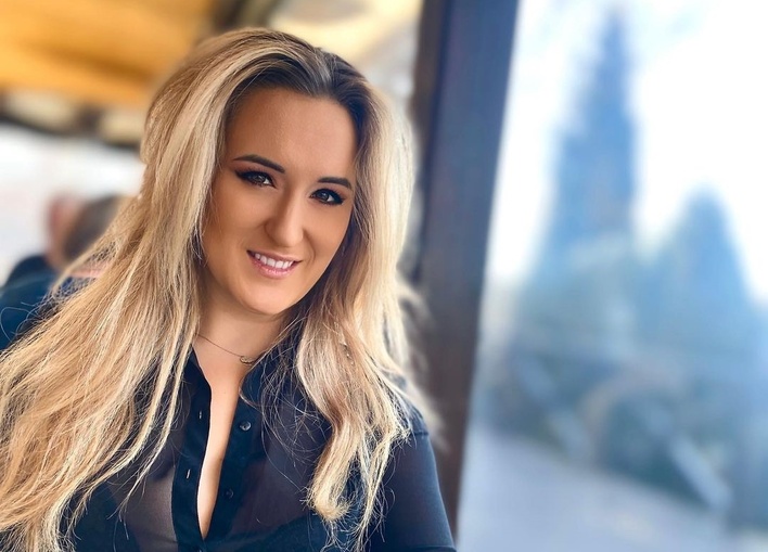 Przepiękna wokalistka disco polo odsłoniła dekolt! W sieci zawrzało!