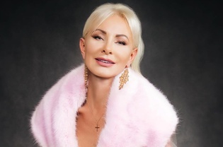 Elwira Mejk niemal w samej bieliźnie! 'Top Model' fani komentują! Uwielbiana wokalistka disco polo przyćmiła wszystkich swoją rewelacyjną sesją zdjęciową
