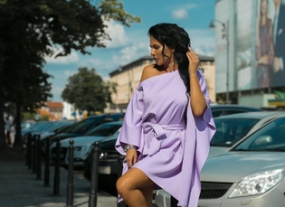 Przepiękna wokalistka disco polo uwodzi ciałem w Hiszpanii! Uwagę zwracają nogi i odsłonięty dekolt! 