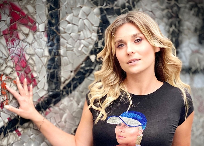 Kuszące kadry rozpalają zmysły! Przepiękna żona Sławomira - Magdalena Kajra Kajrowicz pozuje w skąpym stroju kąpielowym!