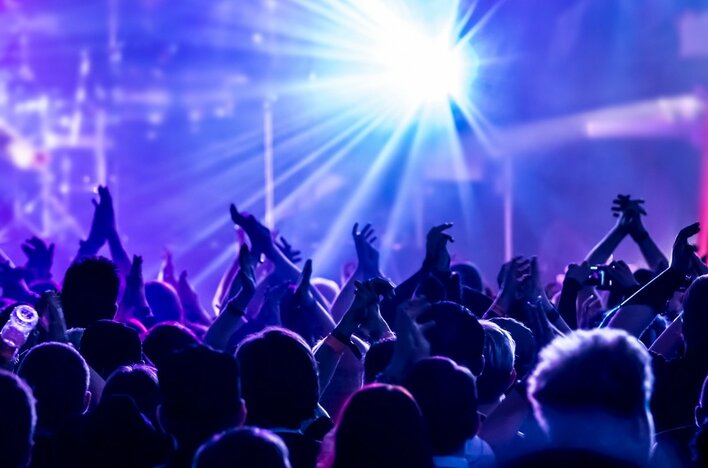 Szok! Przerwany koncert disco polo! Na scenie musiały pojawić się służby medyczne!