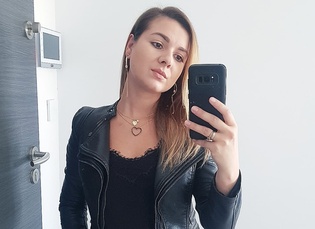 Prześliczna gwiazda disco polo pokazała swoje wdzięki! Uwagę fanów zwraca jej biust! 