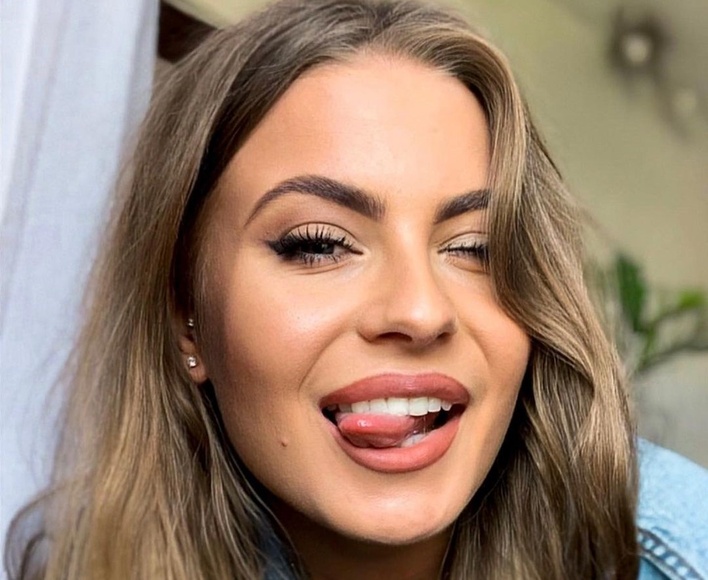 Prześliczna wokalistka disco polo błyszczy jak diament! Fani nie mogą od niej oderwać wzroku od Marleny - Szpilki! To najpiękniejsza kobieta?!