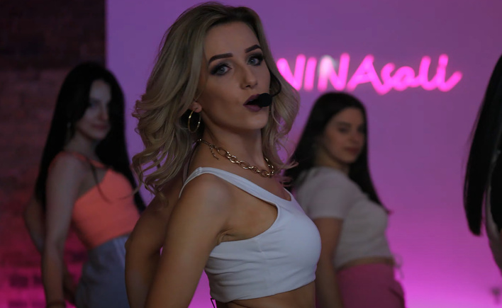 Artyści disco polo przypomnieli wielki hit! „Pocałuj mnie„ w totalnie nowej wersji! Koniecznie posłuchajcie!