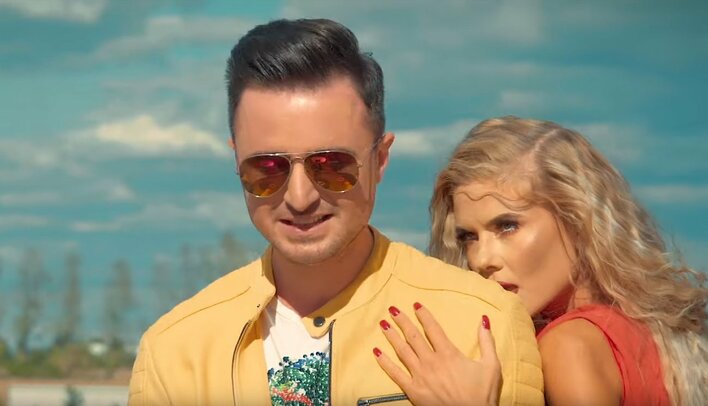 Przystojny wokalista disco polo oczaruje tą nowością cały świat! 